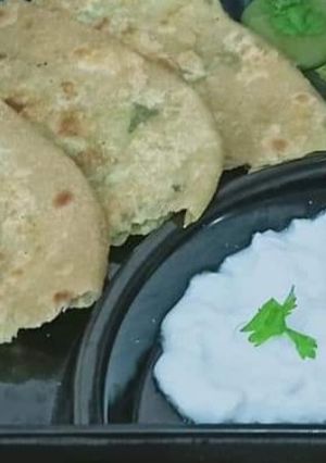 A picture of Aloo methi ka paratha.