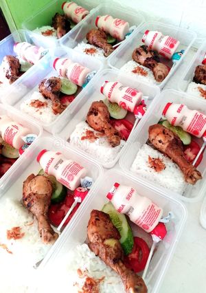 Foto resep Bekal Anak Nasi Uduk Ayam Bakar