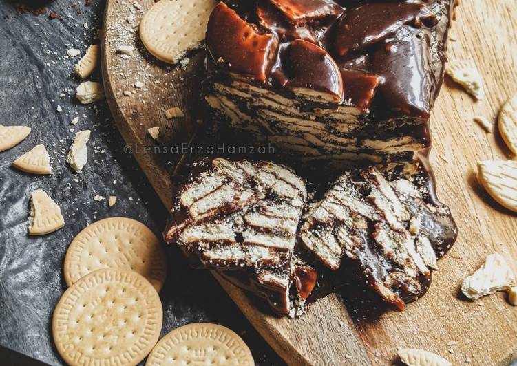 Kek Batik Mini Marie