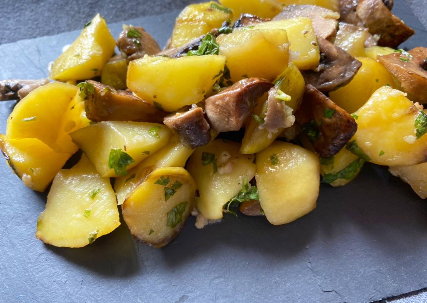 Patatas al horno con champiñones