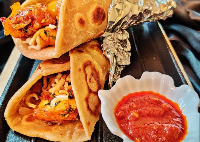 Crispy Schezwan Paneer Frankie