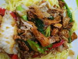 Tallarín saltado chifa