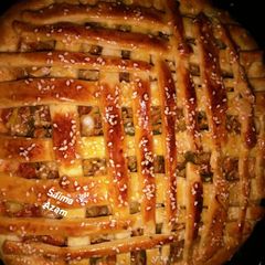 A picture of Chicken pizza pie 🍕چکن پیزا پاٸی🍕.