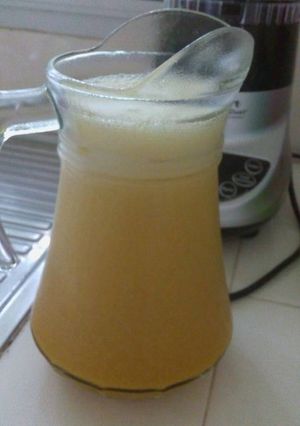 Una foto de Refresco o chicha de naranjapiña😋