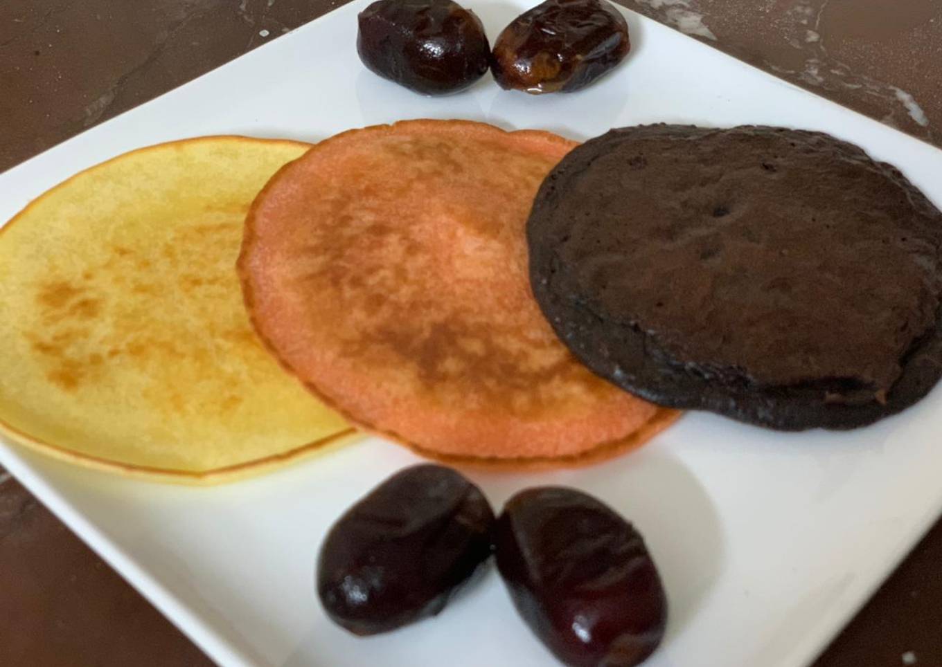 Pancakes in three colors