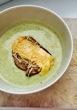 Brokkolikrémleves recept fotója