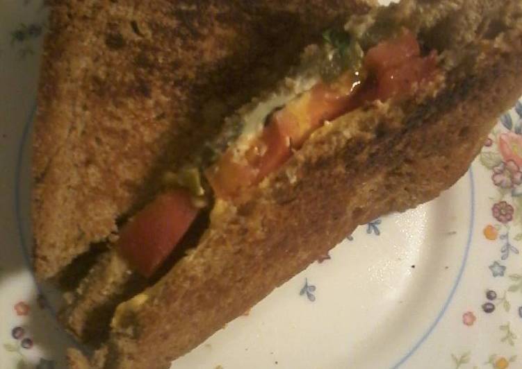 Recipe of Any-night-of-the-week Tomato and basil grilled cheese sandwich