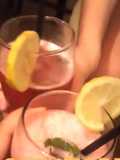 Trago de frutilla (opción con alcohol y sin alcohol)