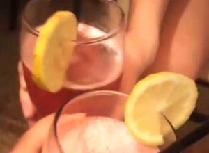Una foto de Trago de frutilla (opción con alcohol y sin alcohol)