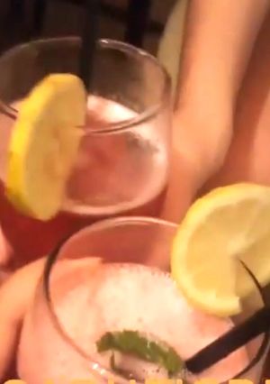 Una foto de Trago de frutilla (opción con alcohol y sin alcohol)