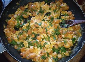 Una foto de Digüeñes con huevos revueltos