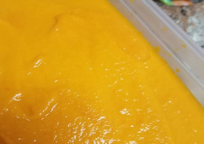 Slow Cooker Carrot Ginger Soup
