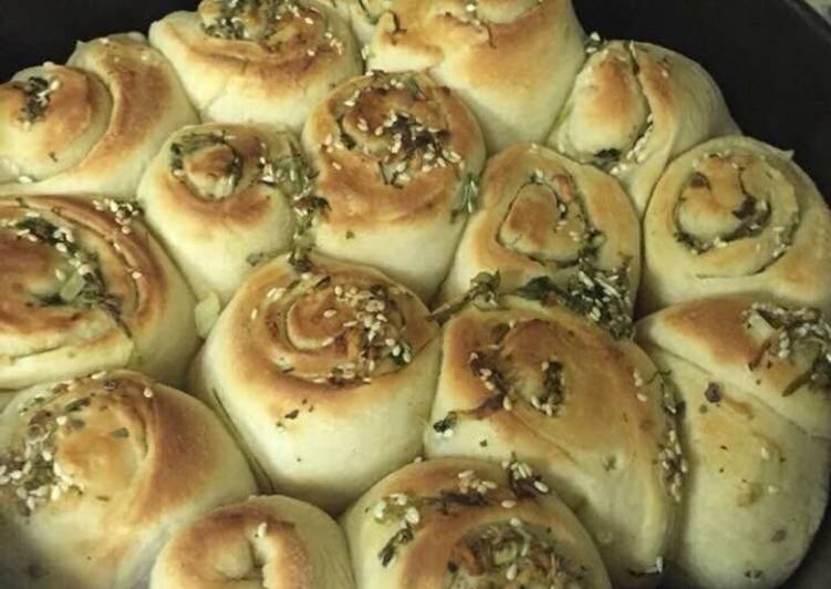 Everyday Fresh Garlic Bread Rolls