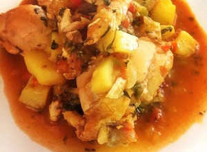 Una foto de Estofado de Pollo con Papas