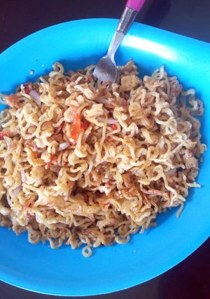 A picture of Fried indomie.