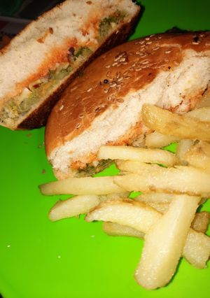 ફ્રેન્ચ ફ્રાઇસ (French Fries Recipe In Gujarati) રેસીપી મુખ્ય ફોટો