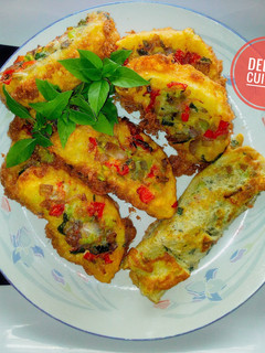A picture of Yamarita and omelette roll.
