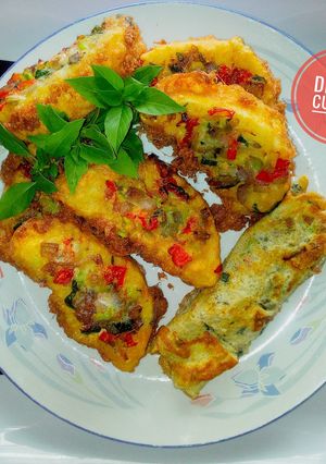 A picture of Yamarita and omelette roll.