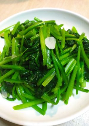 蒜香波菜 的食譜成品照片