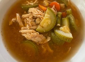 Una foto de Caldo Tlalpeño