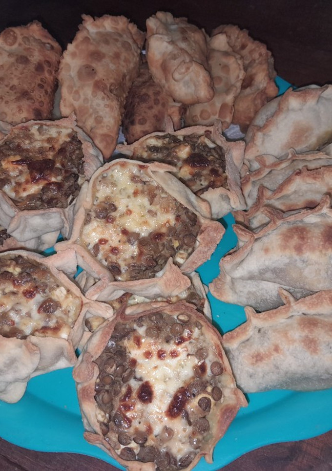 Una foto de Canastitas y Empanadas de Lentejas al Horno y Fritas