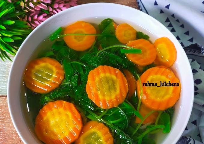 Sayur Bening Bayam dengan Wortel