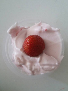 Una foto de Mousse de frutillas