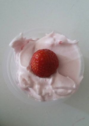 Una foto de Mousse de frutillas