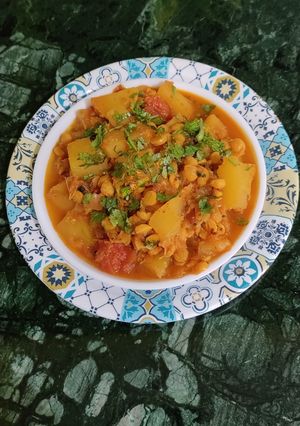 A picture of Papaya Daal Masala.