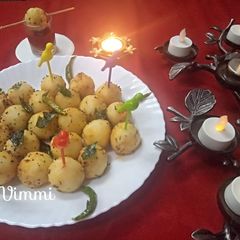 A picture of Suji/Semolina Balls.