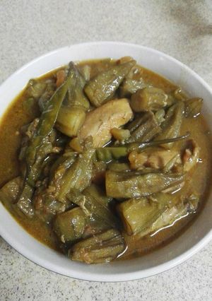 Foto resep Okra ayam masak kuah