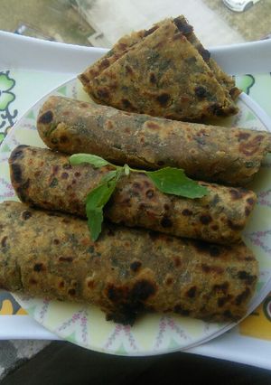 A picture of Bathua aaloo Paratha.