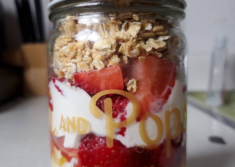 How to Make Quick Parfaits (Breakfast)