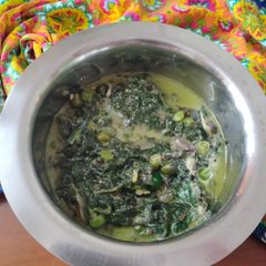 A picture of Matar palak.