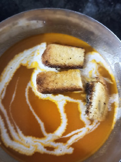 ટોમેટો સુપ (Tomato Soup Recipe in Gujarati) રેસીપી મુખ્ય ફોટો