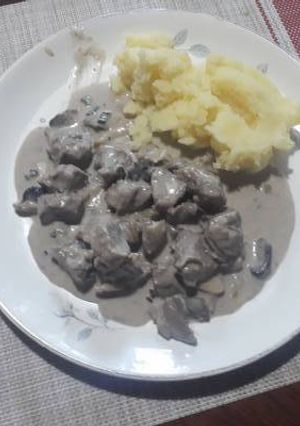 Una foto de Lomo con champiñones
