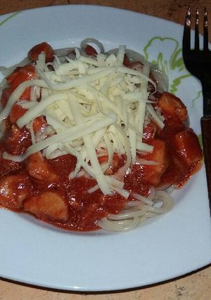 Bolognai spagetti csirkemellből recept fotója