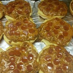 A picture of Pizza Burgers.