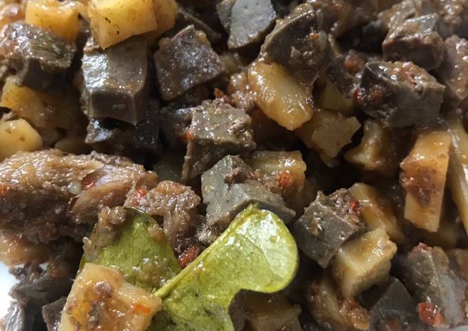 Bagaimana cara bikin Sambel goreng kentang ati sapi  enak