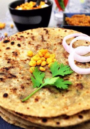 A picture of Shalgam Ka Paratha.