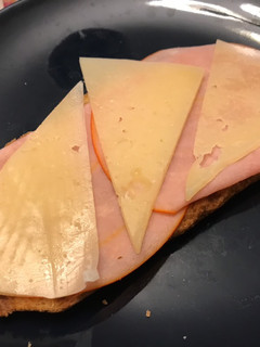 Una foto de Desayuno Dominguero y siguiendo con la dieta