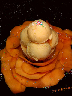 Una foto de Helado cremoso de melocotón elaborado con robot de cocina M.C.Pl