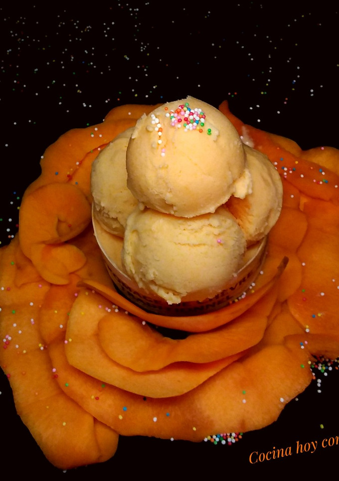 Una foto de Helado cremoso de melocotón elaborado con robot de cocina M.C.Pl