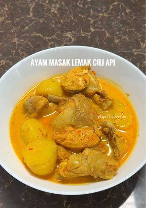 Gambar Ayam Masak Lemak Cili Api