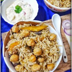 A picture of Chickpea rice.