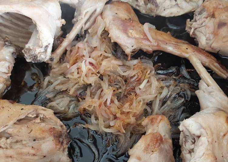 Coniglio e cipolla in agrodolce