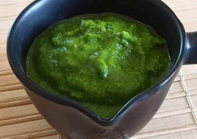 How to Make Super Quick Homemade Spinach-coriander chutney