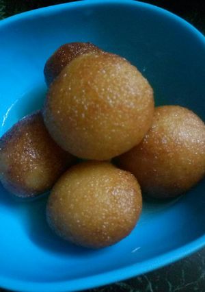 A picture of Bread gulab jamun.