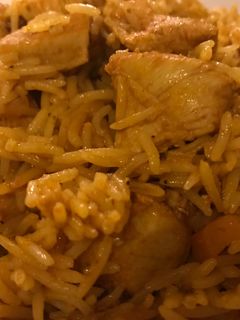 صورة لوصفة رز احمر بصدور الدجاج