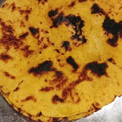 A picture of Makki ki roti.